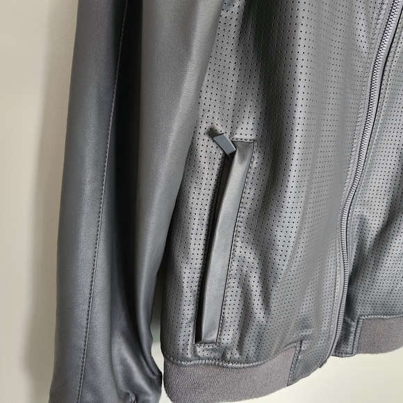 Leather jacket - Picture 4 of 4